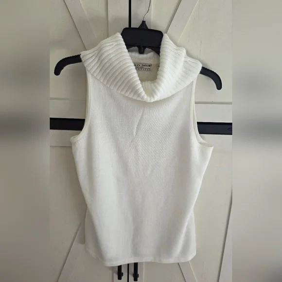 Women's Sleeveless Turtleneck Sweater - Black, White, and Pink - Picture 3 of 8